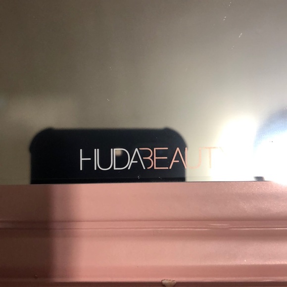 Eyeshadow Palette - Picture 5 of 6